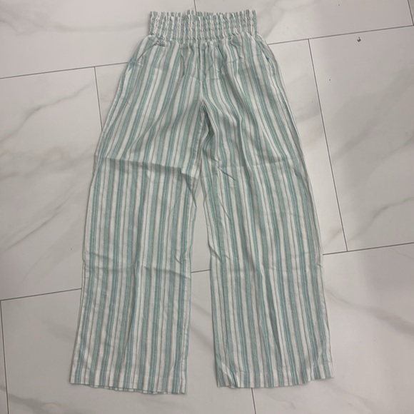 Love Tree Pants - Love Tree Green Striped Linen Palazzo Pants.  Sz L